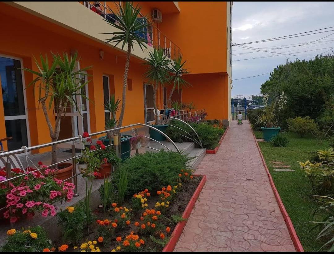 Vila Oranj Hotel Costinesti Ngoại thất bức ảnh